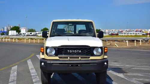 تويوتا لاند كروزر 70 V6 4.0L Petrol 4WD 7 Seater Manual Transmission - EURO 4