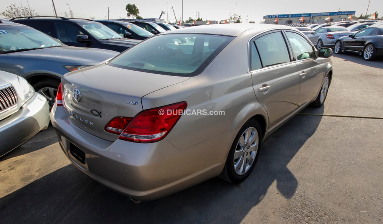 Used Toyota Avalon XLS 2007 for sale in Dubai 41405