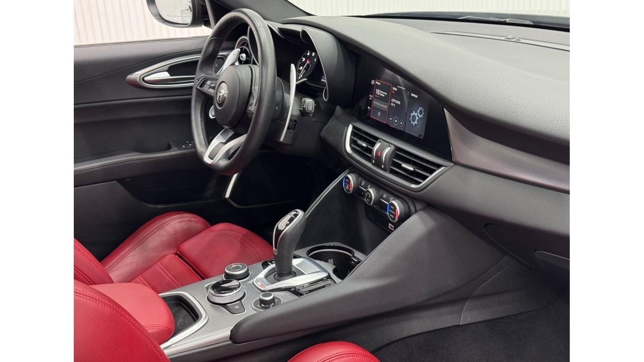 Alfa Romeo Giulia 2023 Alfa Romeo Giulia Veloce, 2027 Agency Warranty + Service Package, Full Service History, GCC