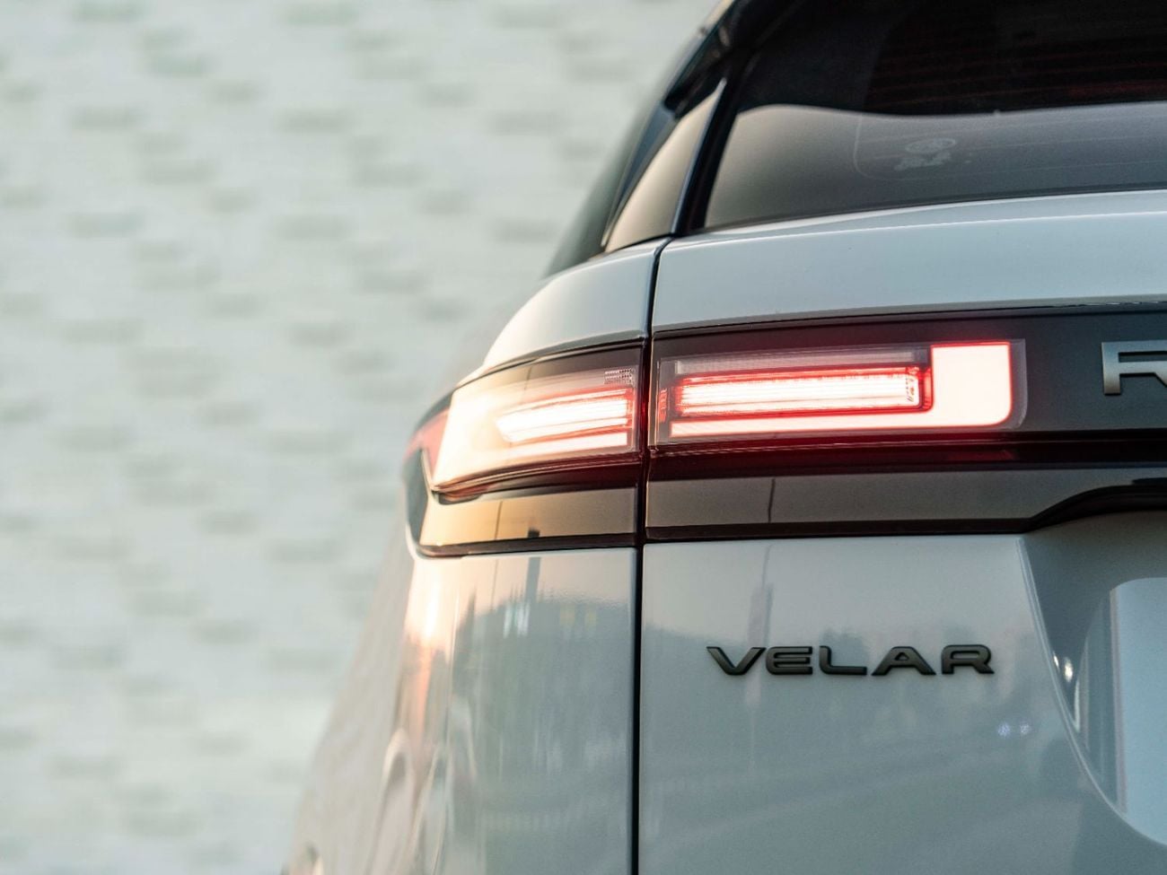 Land Rover Range Rover Velar P250 R-Dynamic SE 2.0L