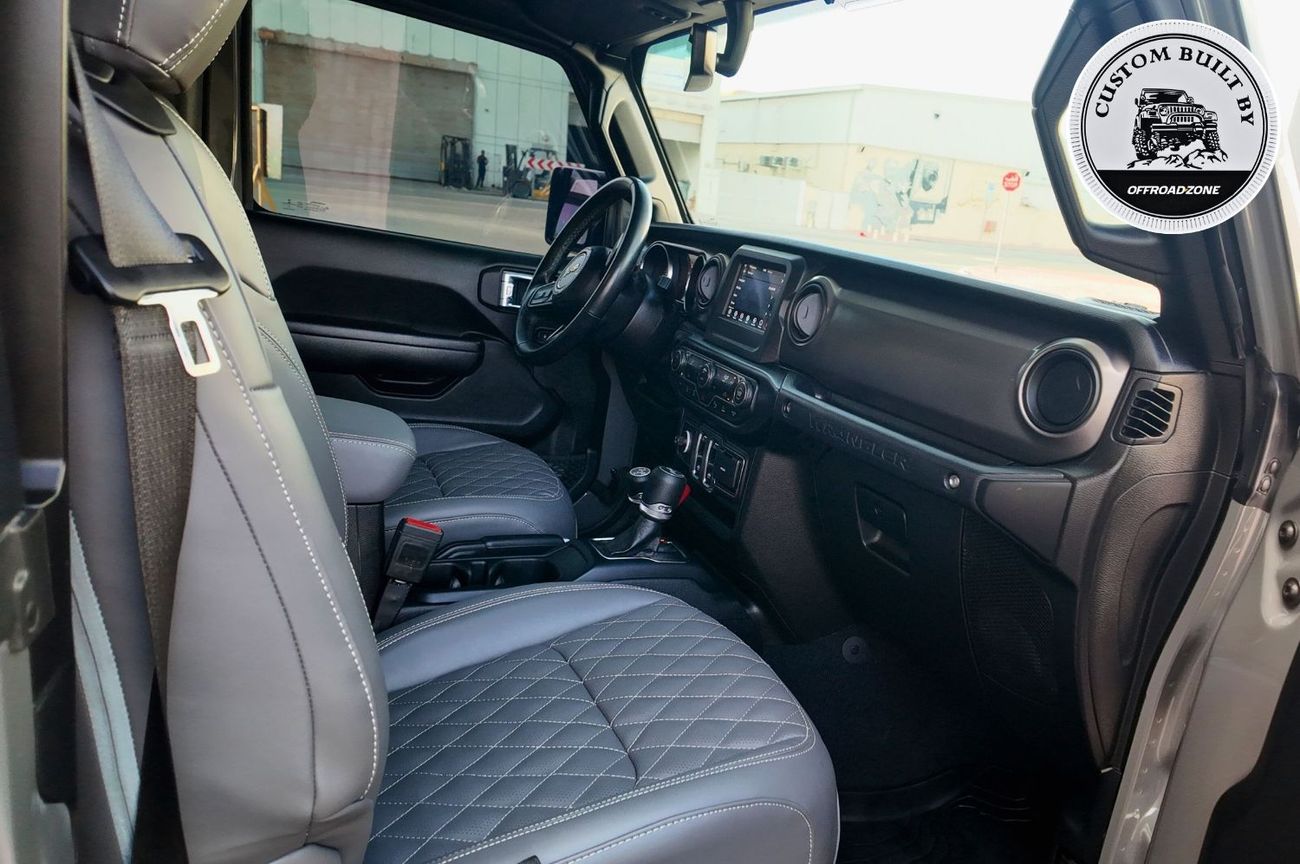 جيب رانجلر Sport 3.6L A/T (4 Seater) | 3 MONTHS ORZ WTY & 1 YEAR ORZ SERVICE PACKAGE