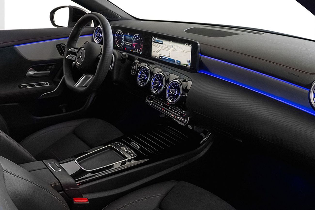 Mercedes Benz CLA 200