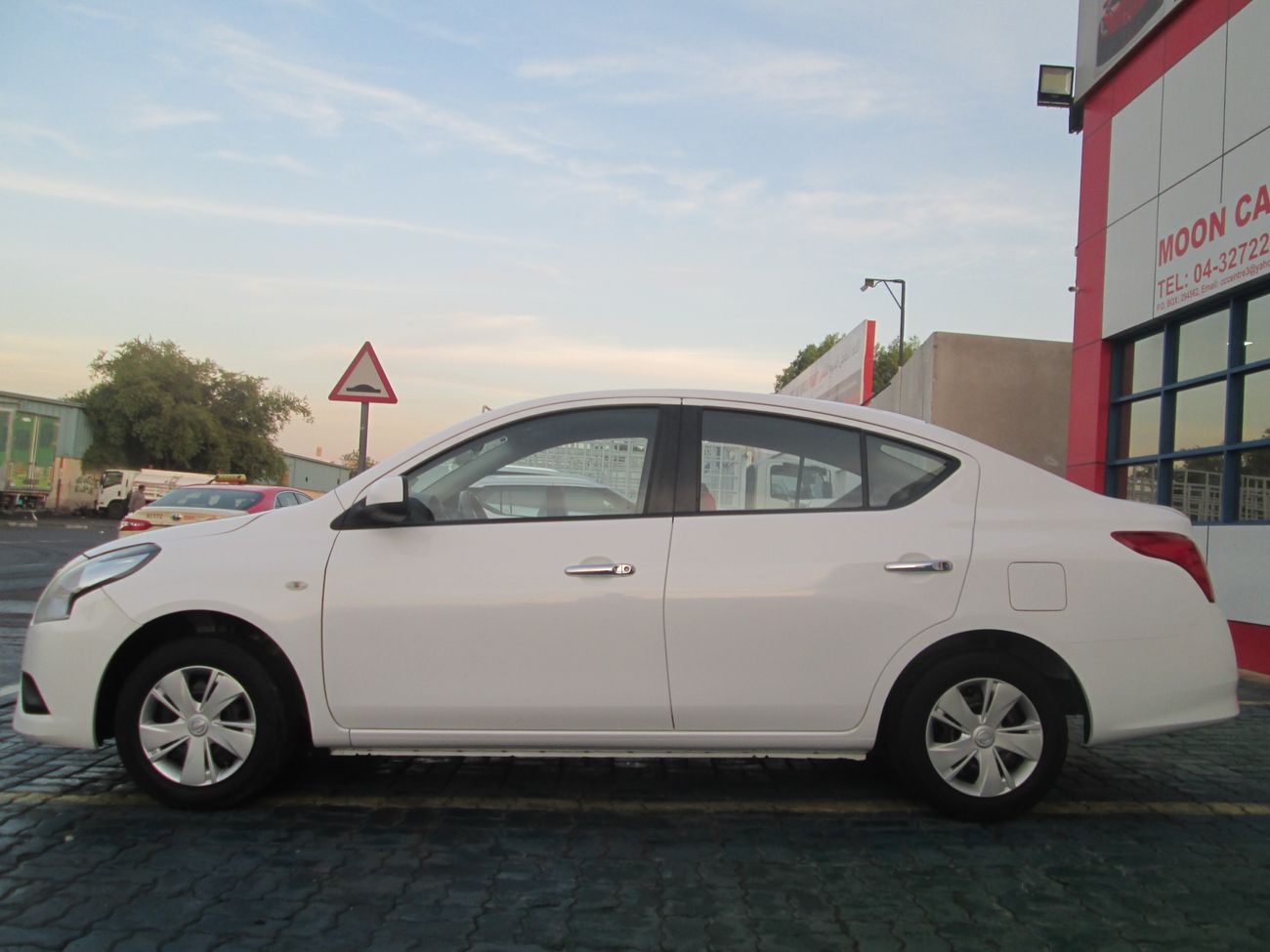 نيسان صني 1.5L New Condition Excellent Drive GCC