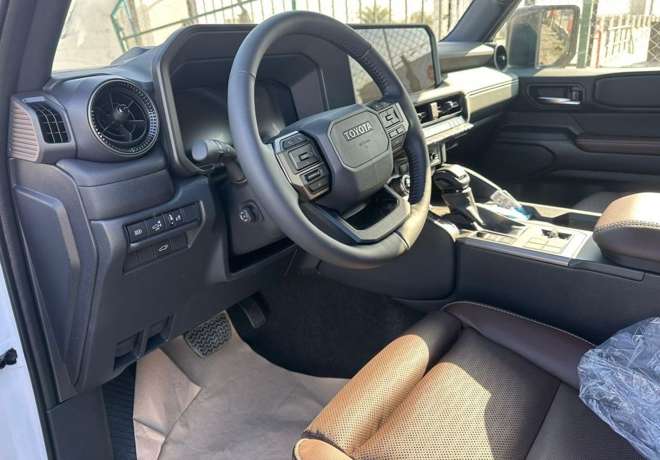تويوتا برادو VXR Adventure Dual Tone 2.4T