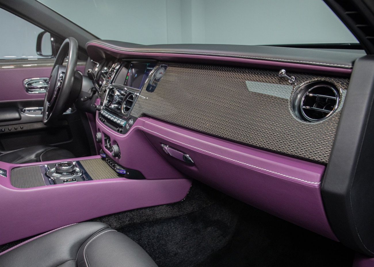 رولز رويس جوست Black Badge 6.6L