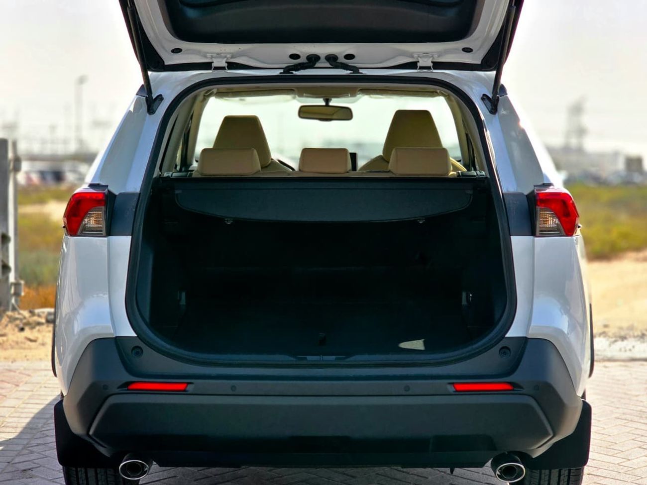 تويوتا راف ٤ TOYOTA RAV4 2.5 HYBRID - XLE - G - MID OPTIONS - 2025 MODEL - WHITE INSIDE BEIGE - OMANI