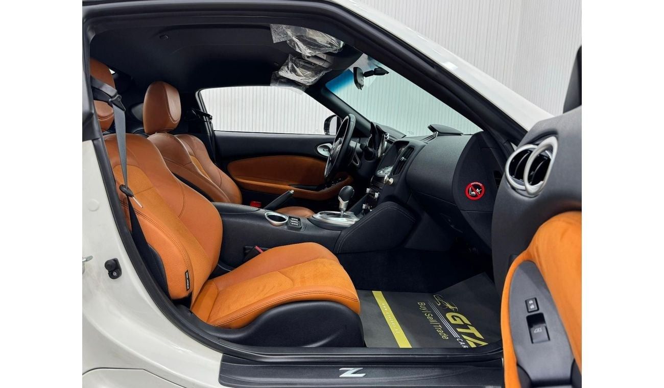 Nissan 370Z Std 3.7L (324 HP) Coupe 2016 Nissan 370z Coupe, Service History, Very Low Kms, GCC