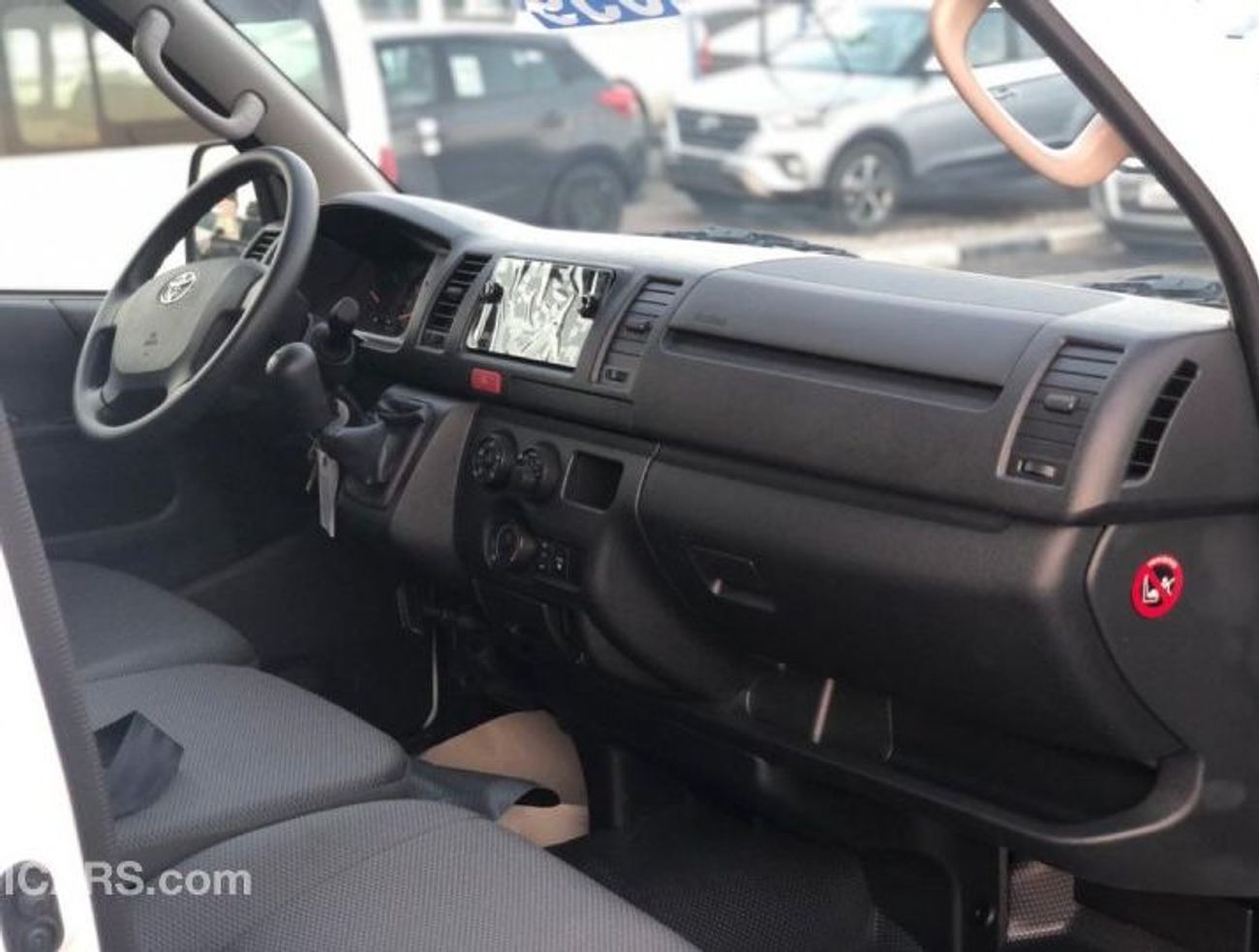 Toyota Hiace PETROL,2.7L,V4,15 SEATS,STANDARD ROOF (CODE # THW2021)