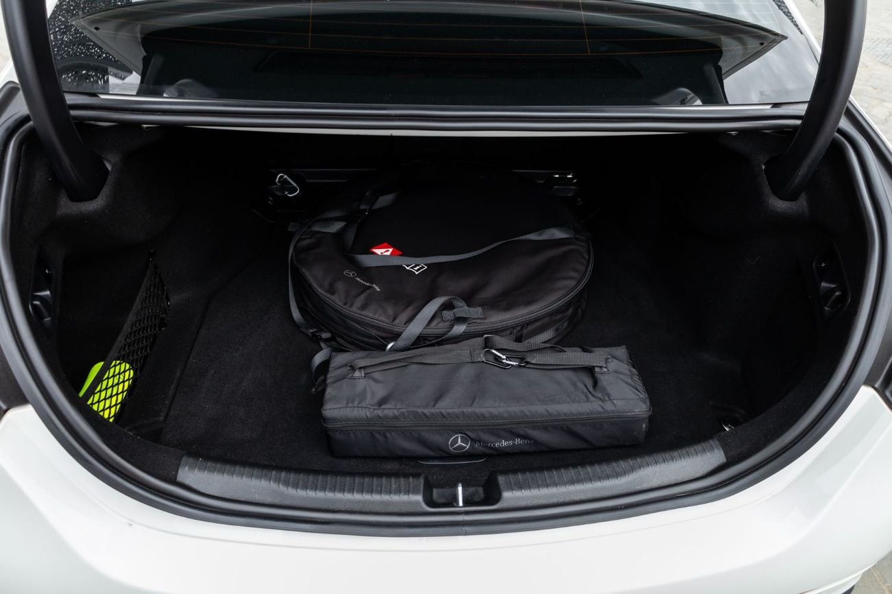 Mercedes-Benz C 200 Premium 2.0L