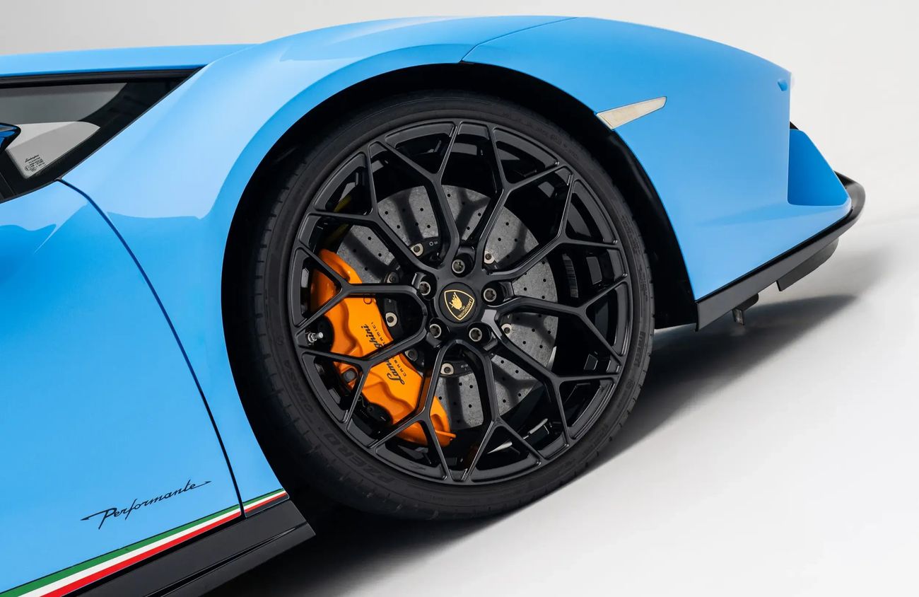 Lamborghini Huracan 5.2L V10 Twin-Turbocharged by Underground Racing