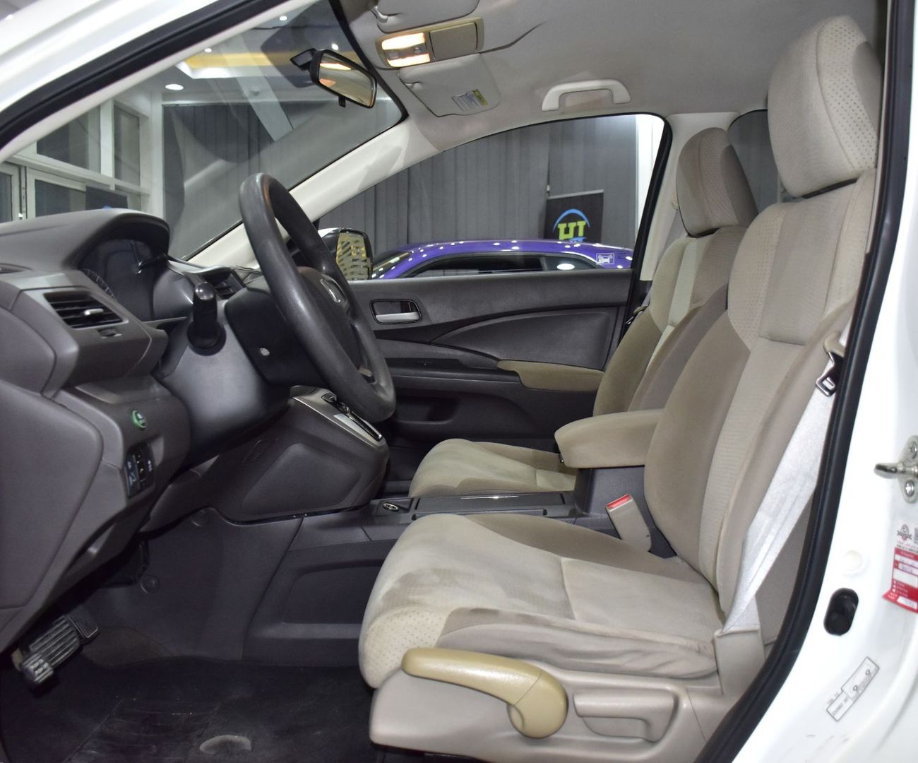 Honda CR-V LX EXCELLENT DEAL for our Honda CR-V ( 2013 Model ) in White Color GCC Specs