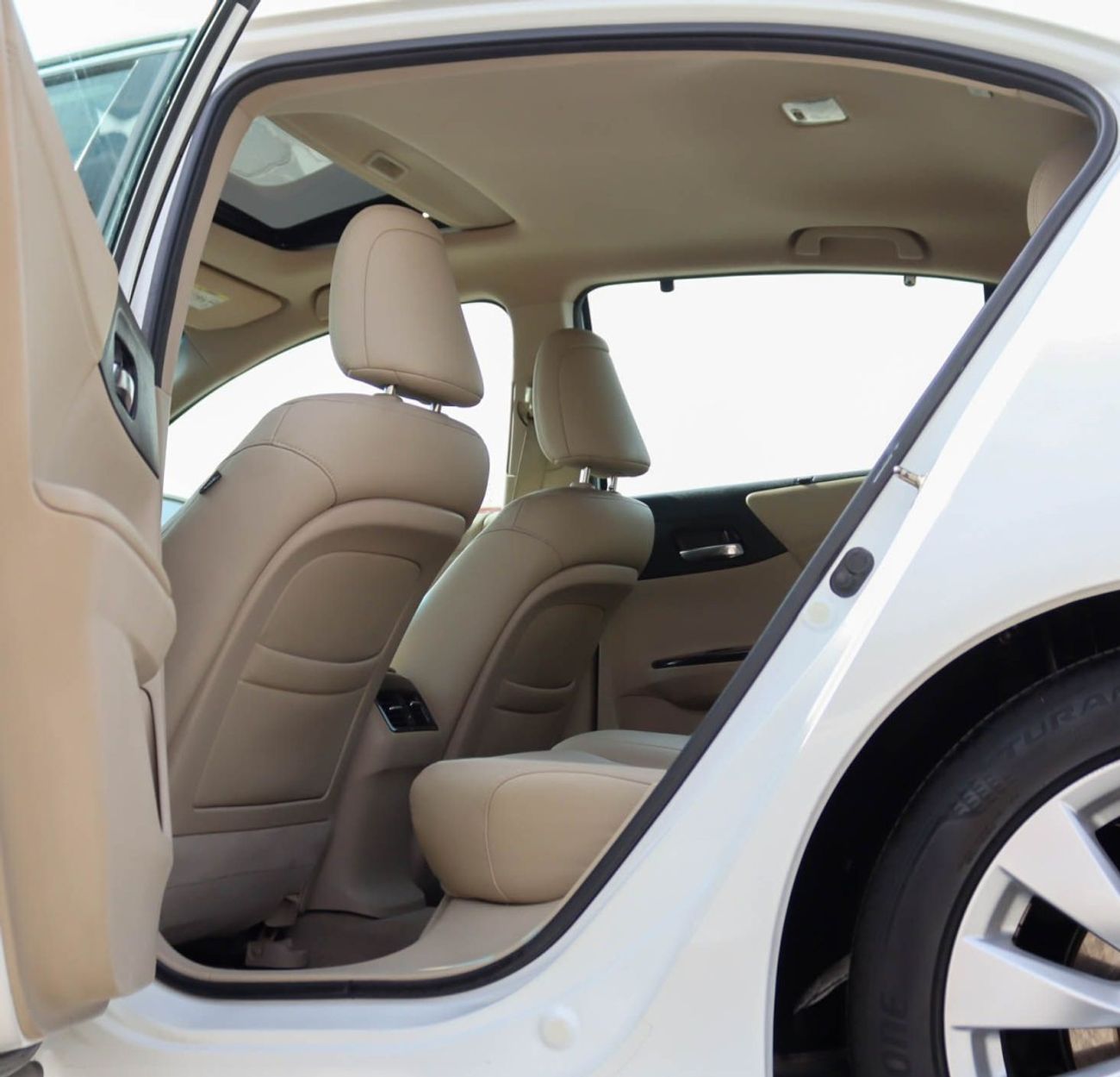 Honda Accord EX 3.5L Honda Accord 3.5L v6 2014 GCC accident-free in excellent condition