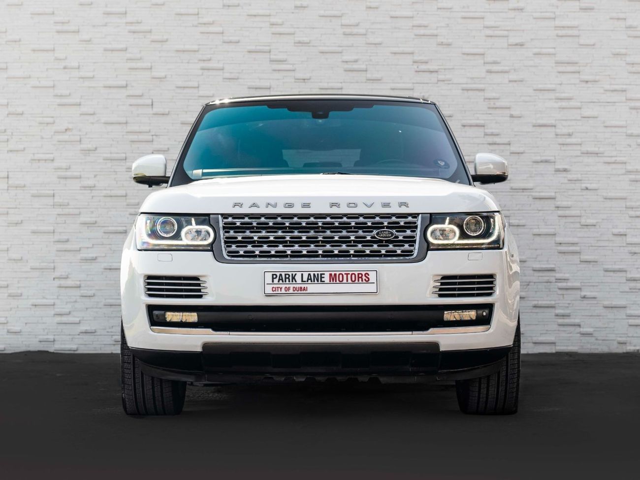 لاند روفر رينج روفر CASH OFFER!!! RANGE ROVER VOGUE HSE 5L V8 AWD LE • GCC SPECS • PRISTINE CONDITION