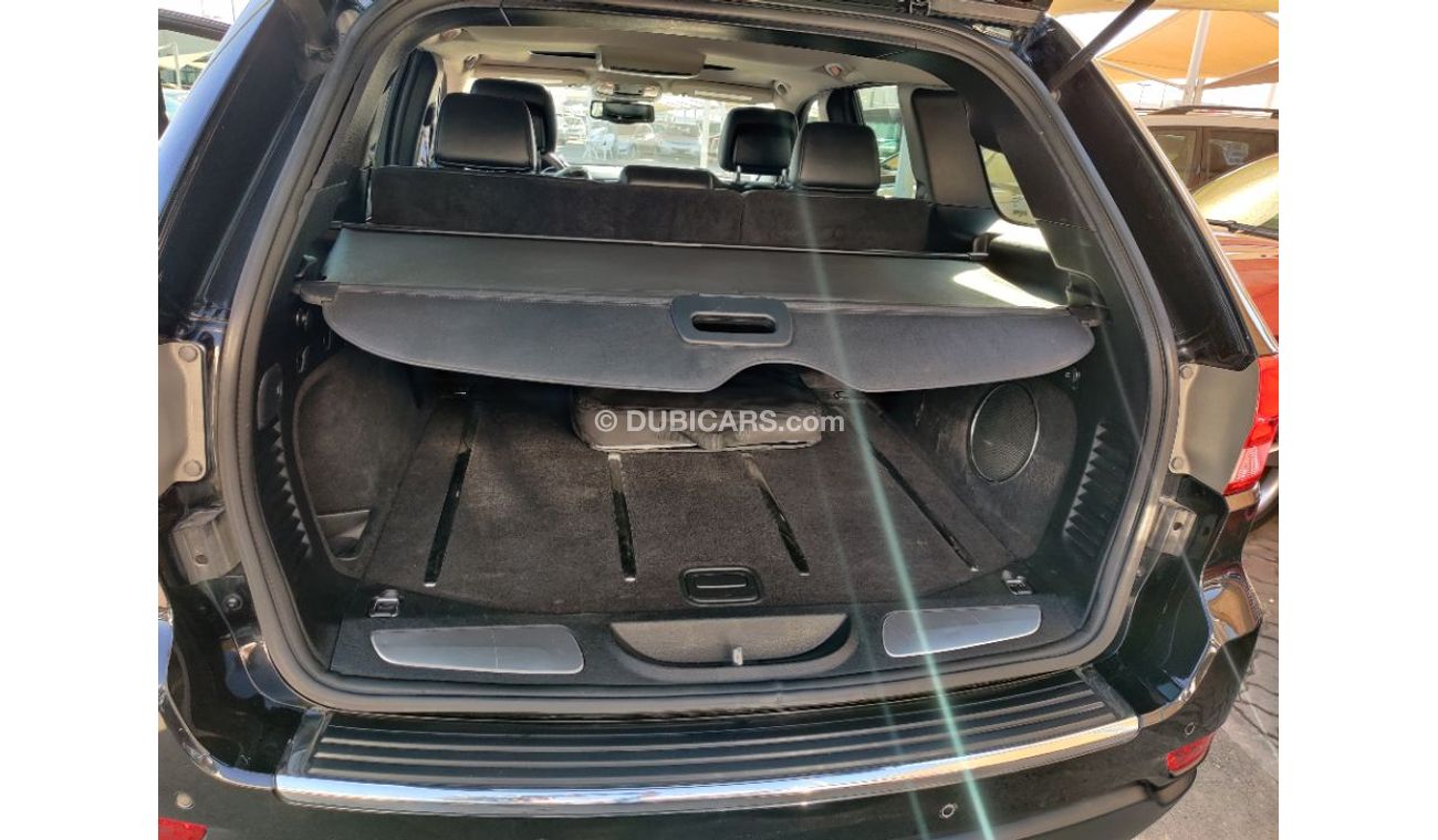 جيب جراند شيروكي 2012 model full options limited V6 low mileage