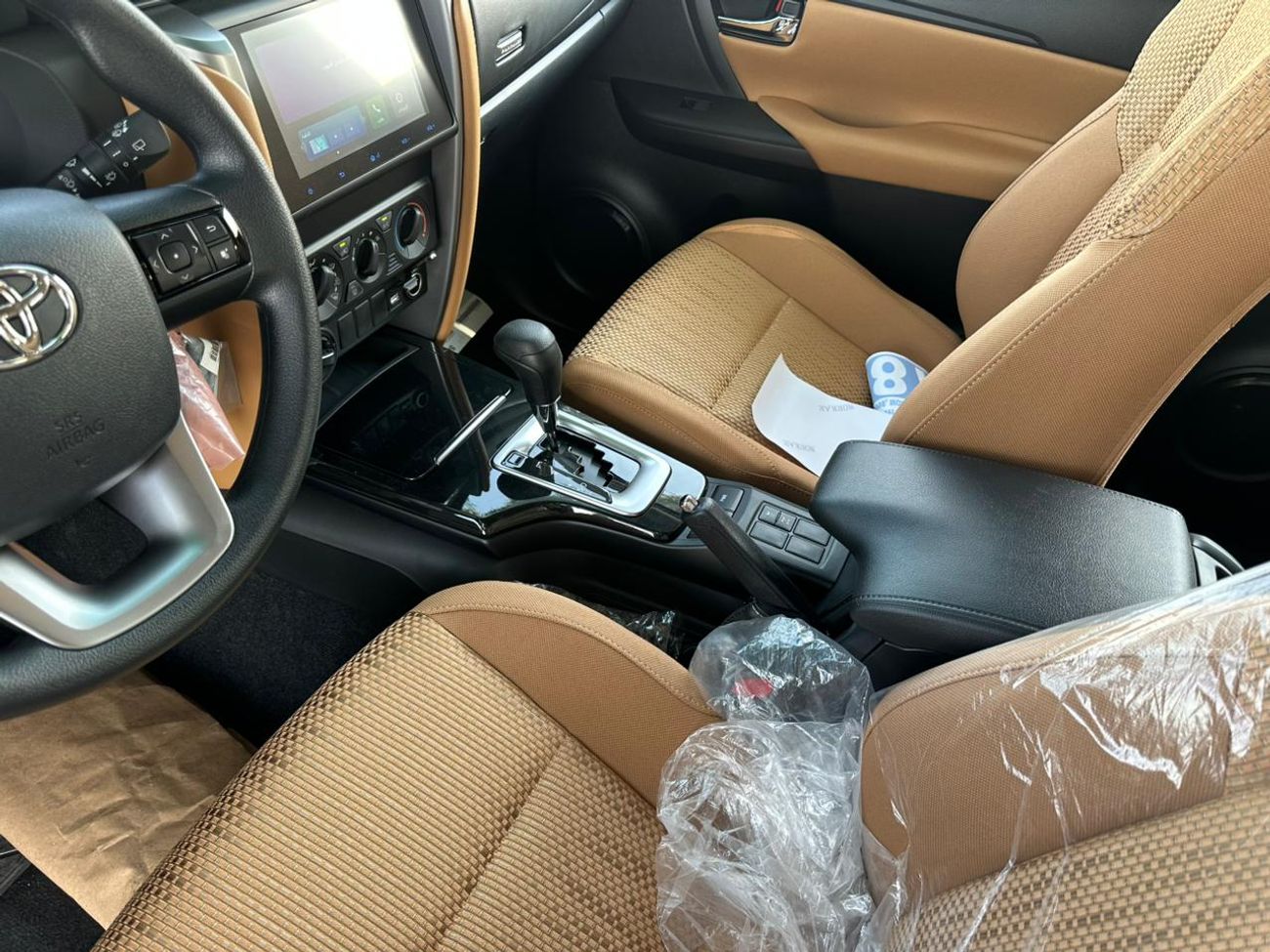 تويوتا فورتونر 2025 TOYOTA FORTUNER 2.4 DSL  WHITE/TAN