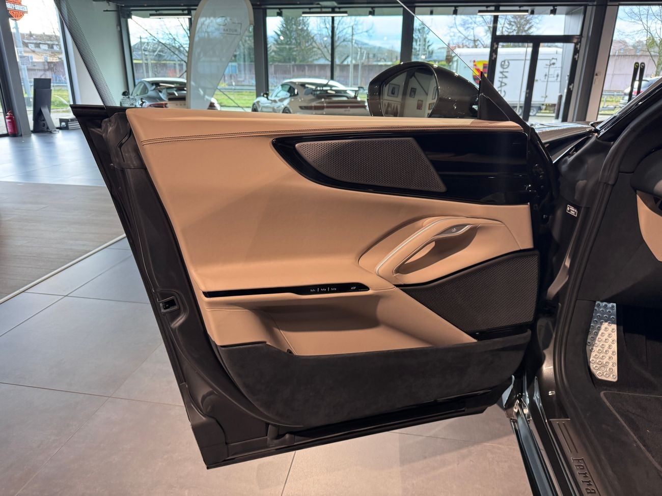 Ferrari Purosangue Base