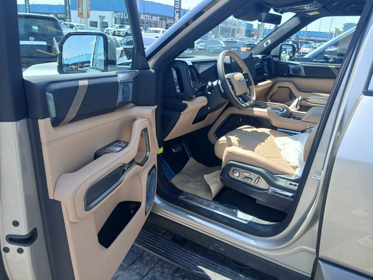 بي واي دي ليوبارد 8 8 Flagship