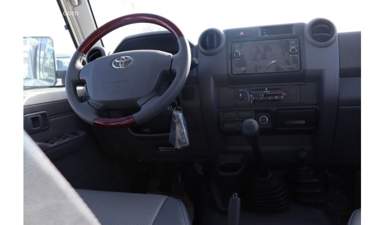 Toyota Land Cruiser Pick Up 2022 TOYOTA LAND CRUISER DOUBLE CABIN 4.0 V6 petrol