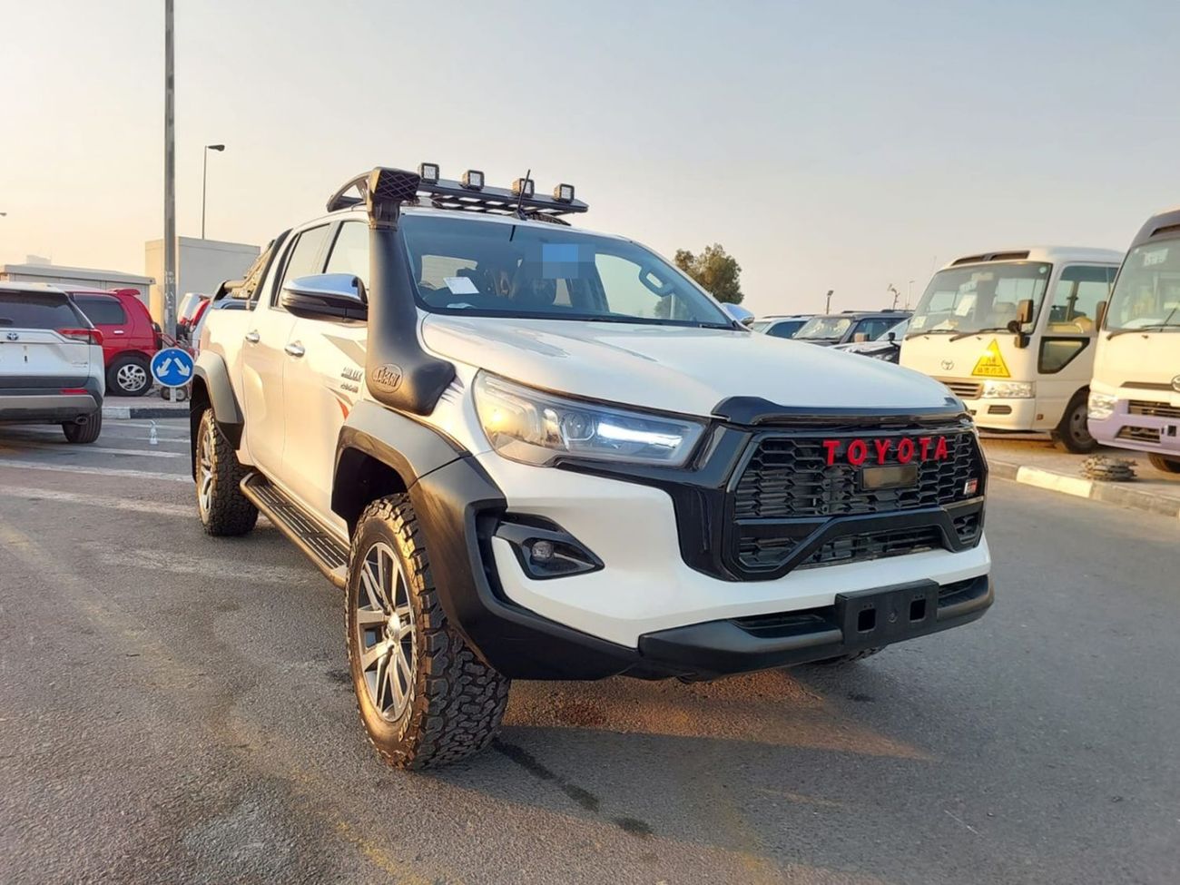 تويوتا هيلوكس TOYOTA HILUX PICKUP RHD 2018 MODEL 2.8 L DIESEL AUTOMATIC(PM29171)