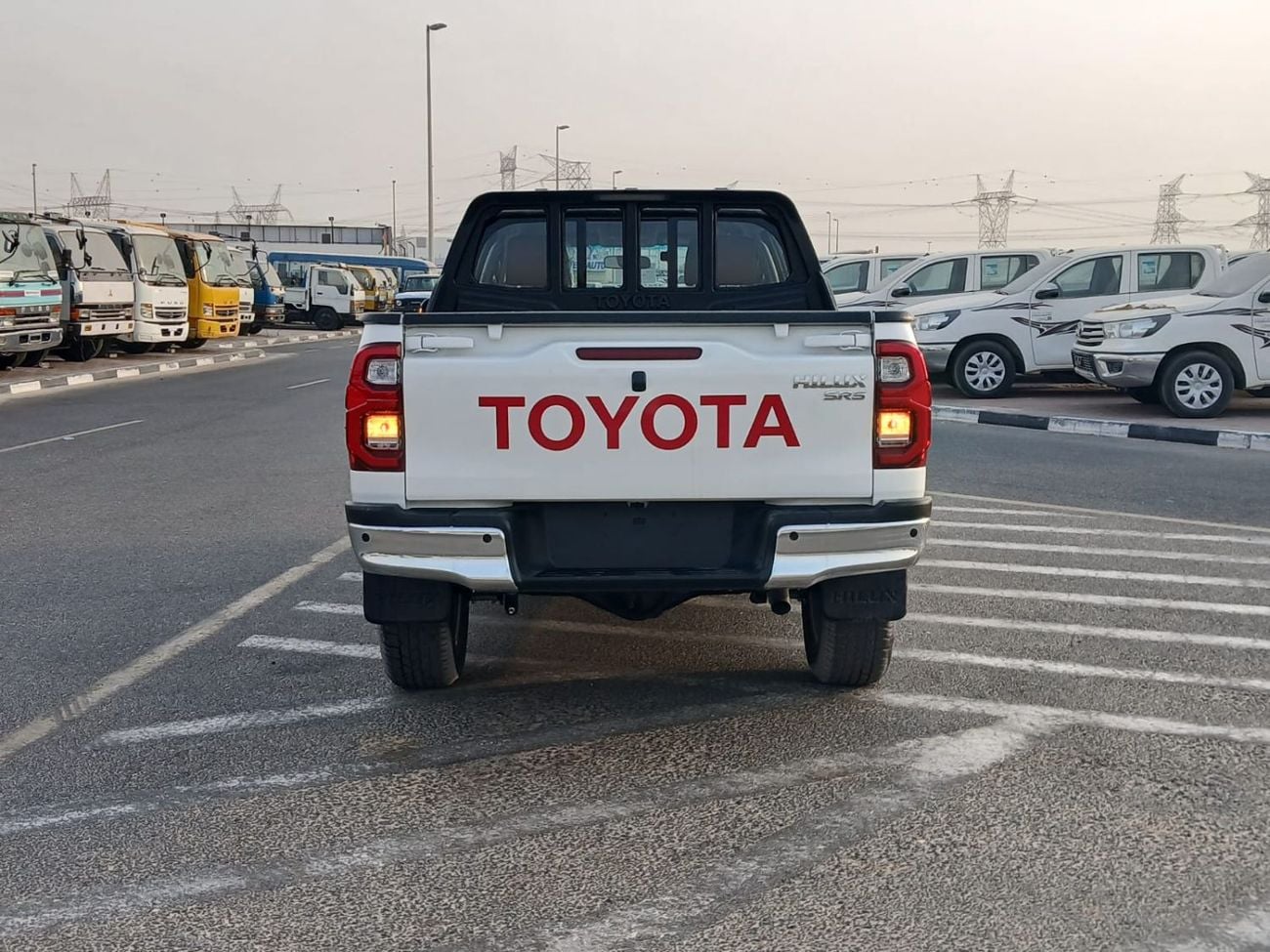 تويوتا هيلوكس SR5 (NON GCC) 2.4 Turbo Diesel -Bahrain Specifications 0KM Export Only