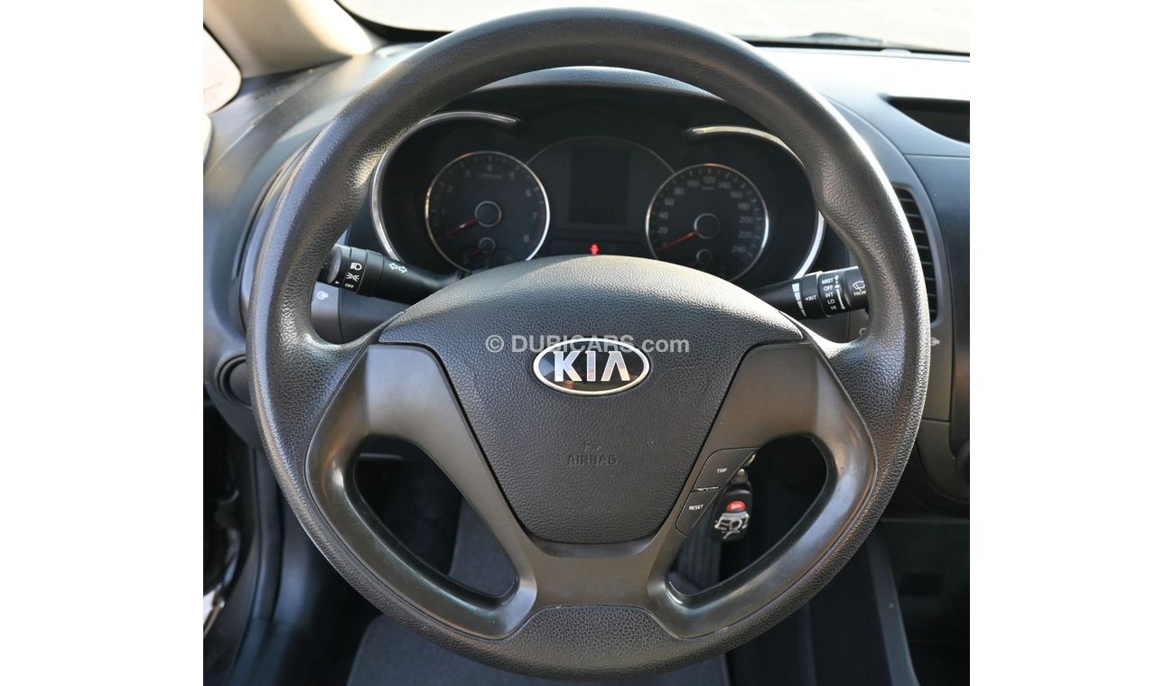 كيا سيراتو خليجي بحالة ممتازة بدون حوادث 1.6