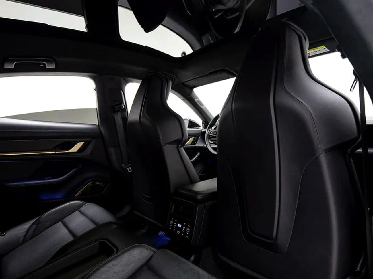 بورش تايكان Turbo S (755 HP)