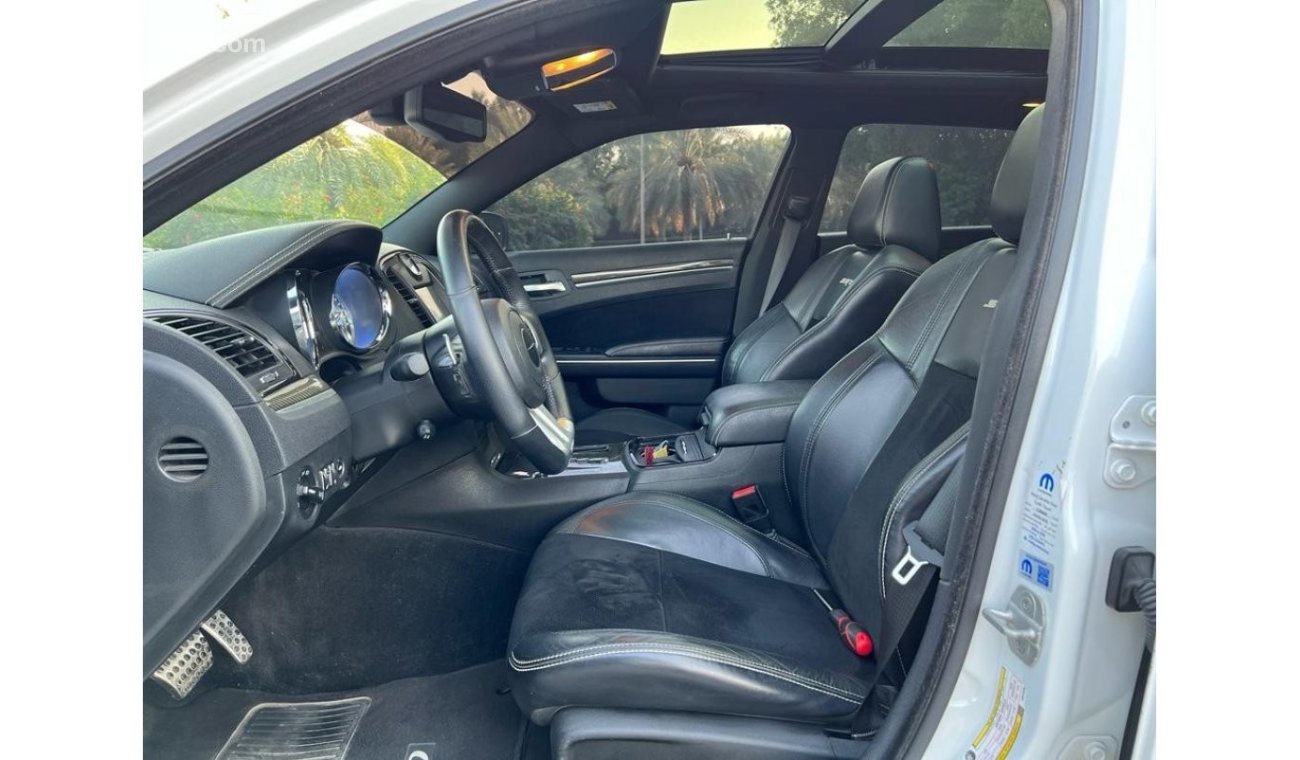 Chrysler 300C SRT8 CHRYSLER 300C SRT 2013 GCC PERFECT CONDITION - ACCIDENT FREE - 2KEYS - FULL SERVICE HISTORY AVA