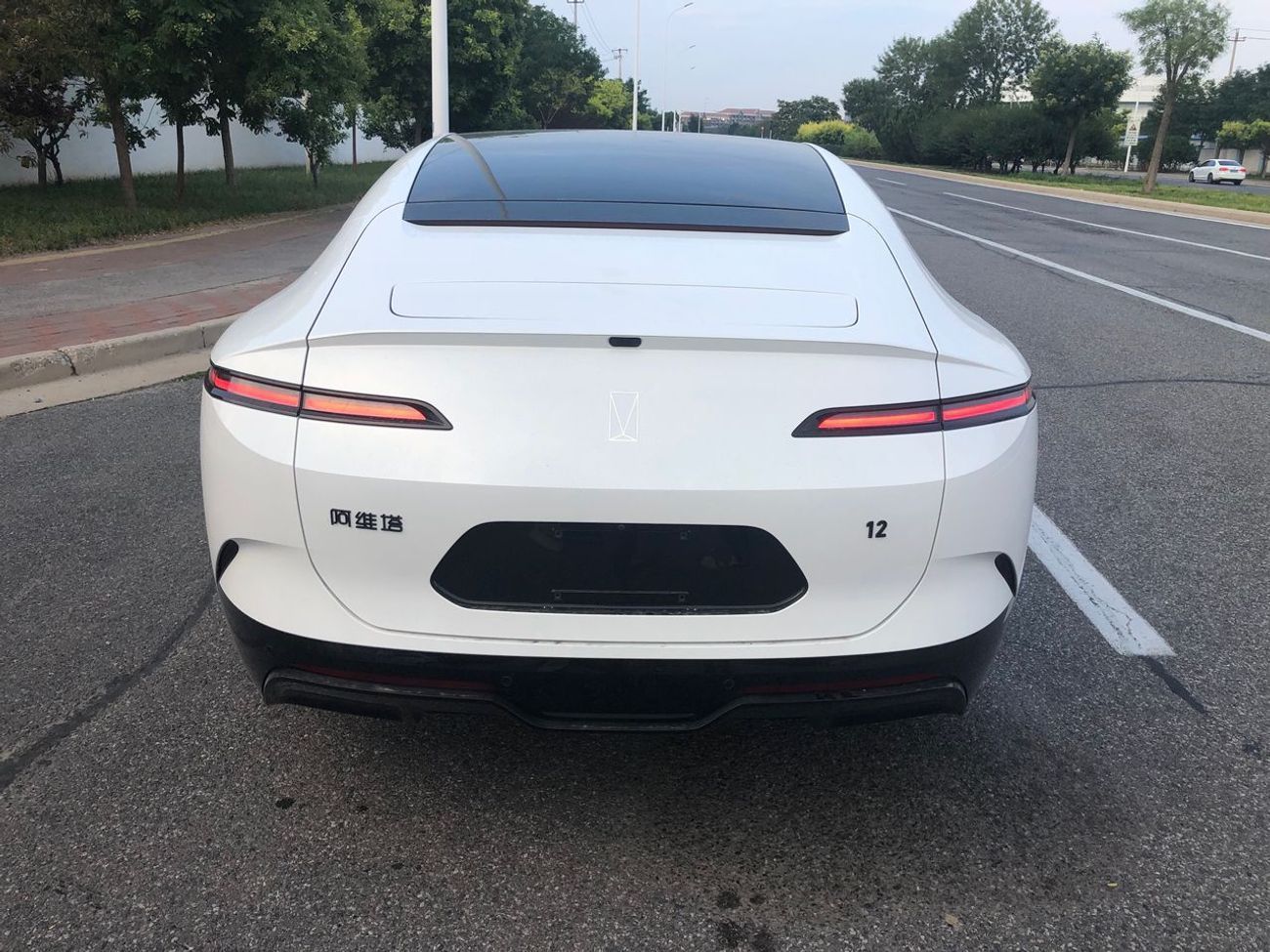 أفاتر 12 Luxury RWD