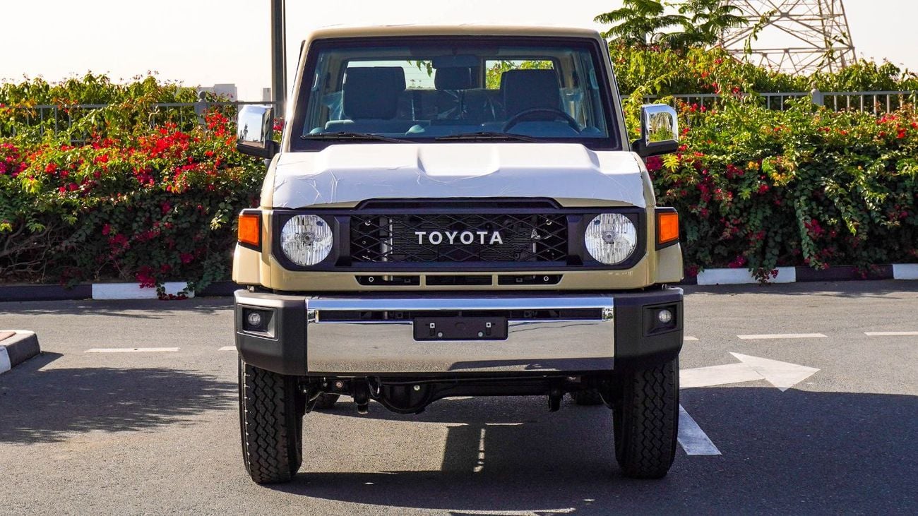 تويوتا لاند كروزر 70 ECT0062 - Toyota Land Cruiser Hardtop 5 Doors - 4.0L Petrol Manual - Beige - LX