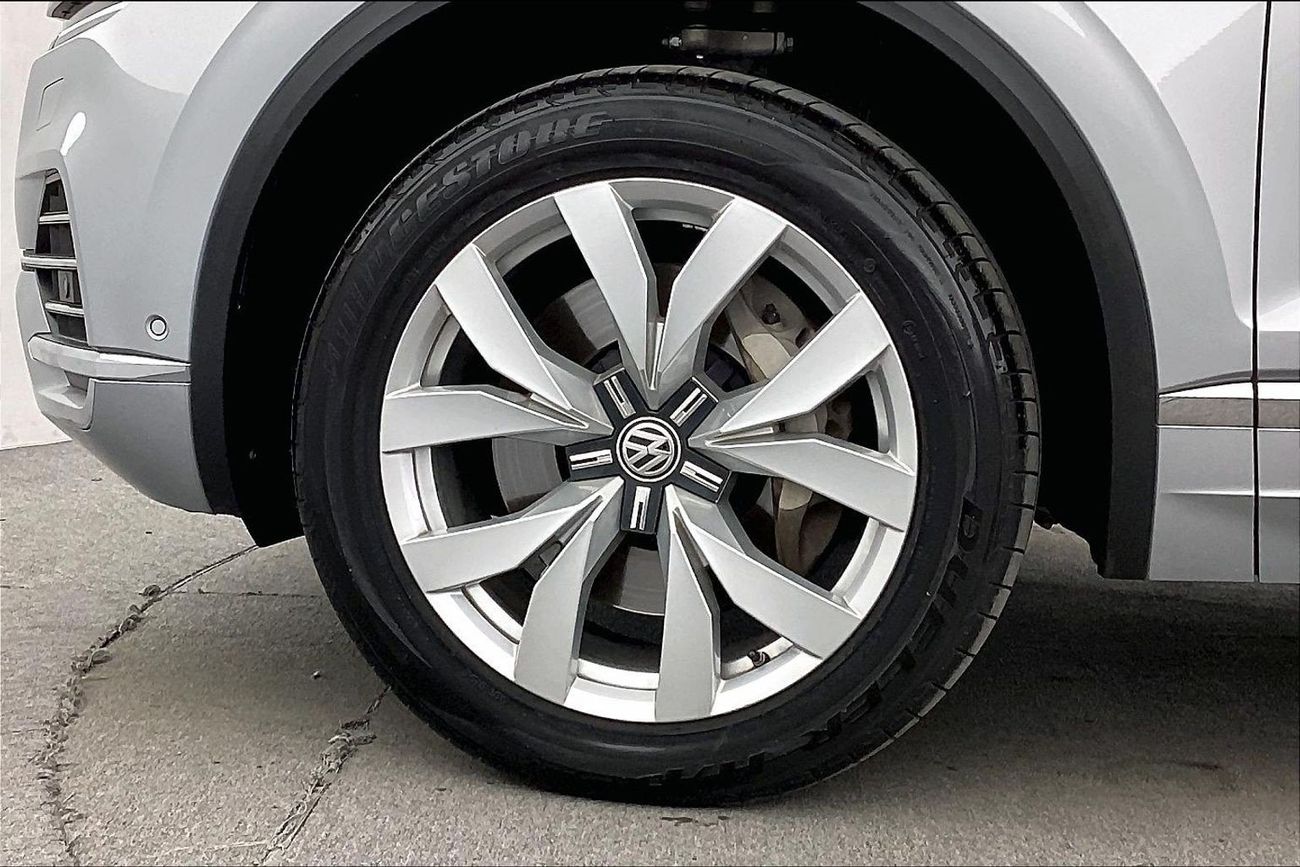 فولكس واجن طوارق Highline | National Day Celebration | شامل الضمان | 0 ﺪﻔﻋﺓ ﺃﻮﻟﻯ