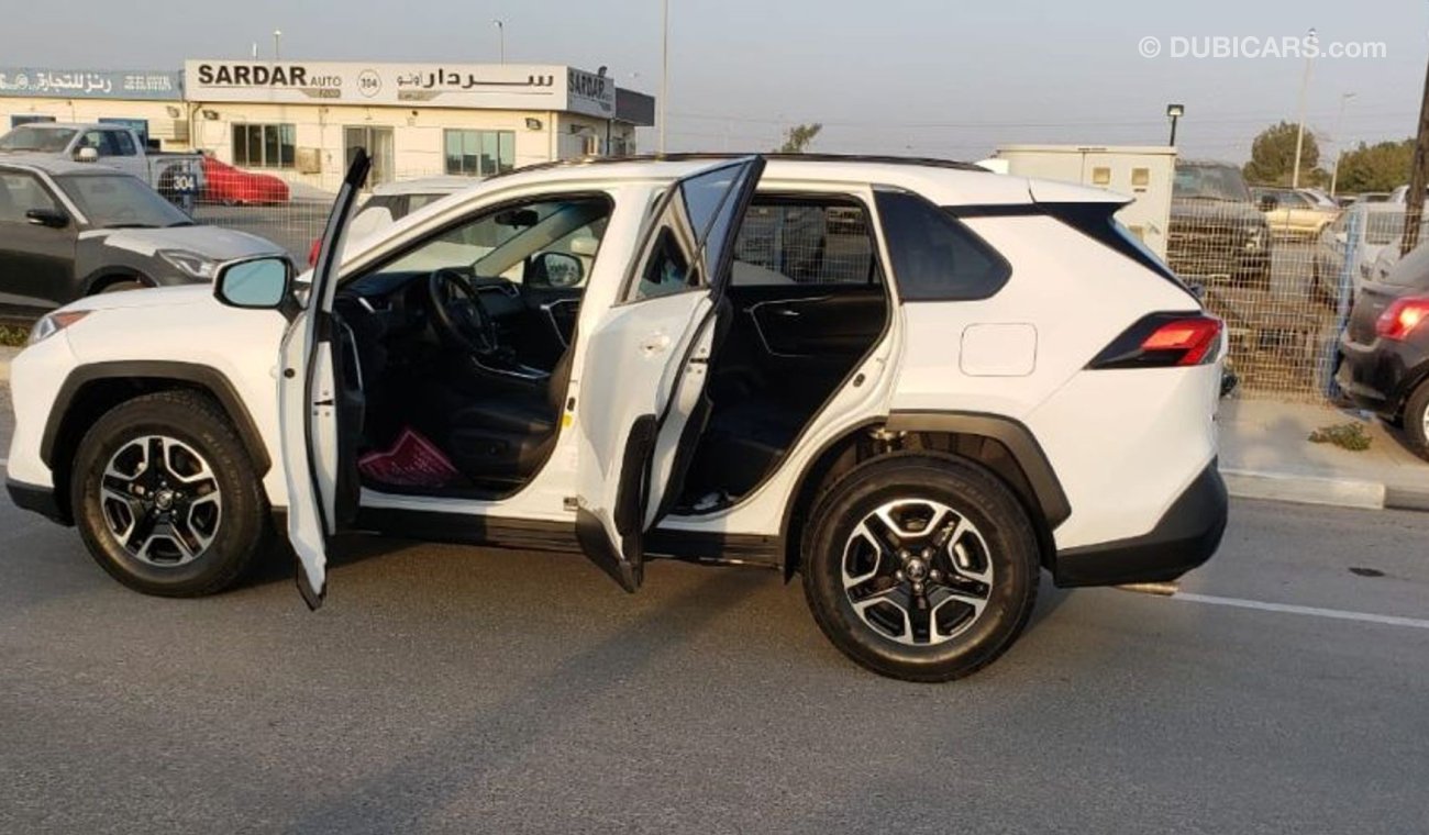 تويوتا راف ٤ TOYOTA RAV4 2019 XLE - FULL OPTION - PUSH START - SUNROOF