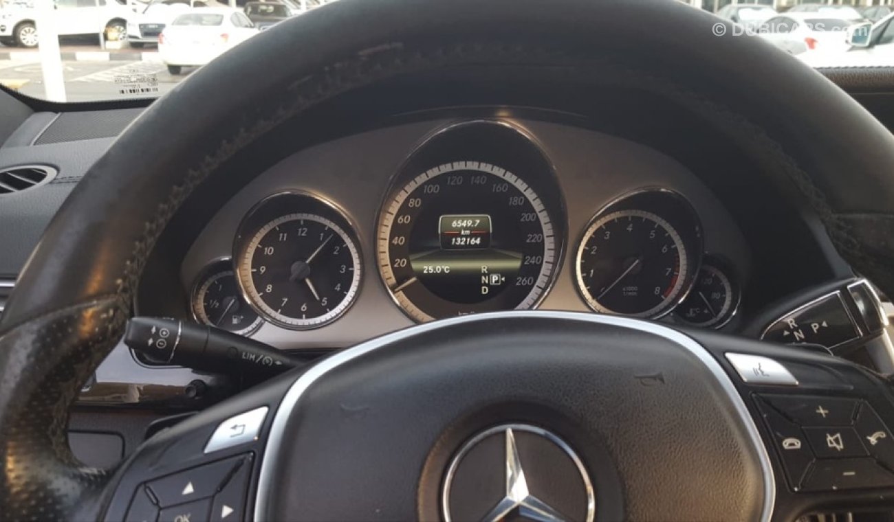 Mercedes-Benz E300 model 2013 GCC car prefect condition full service full option low mileage