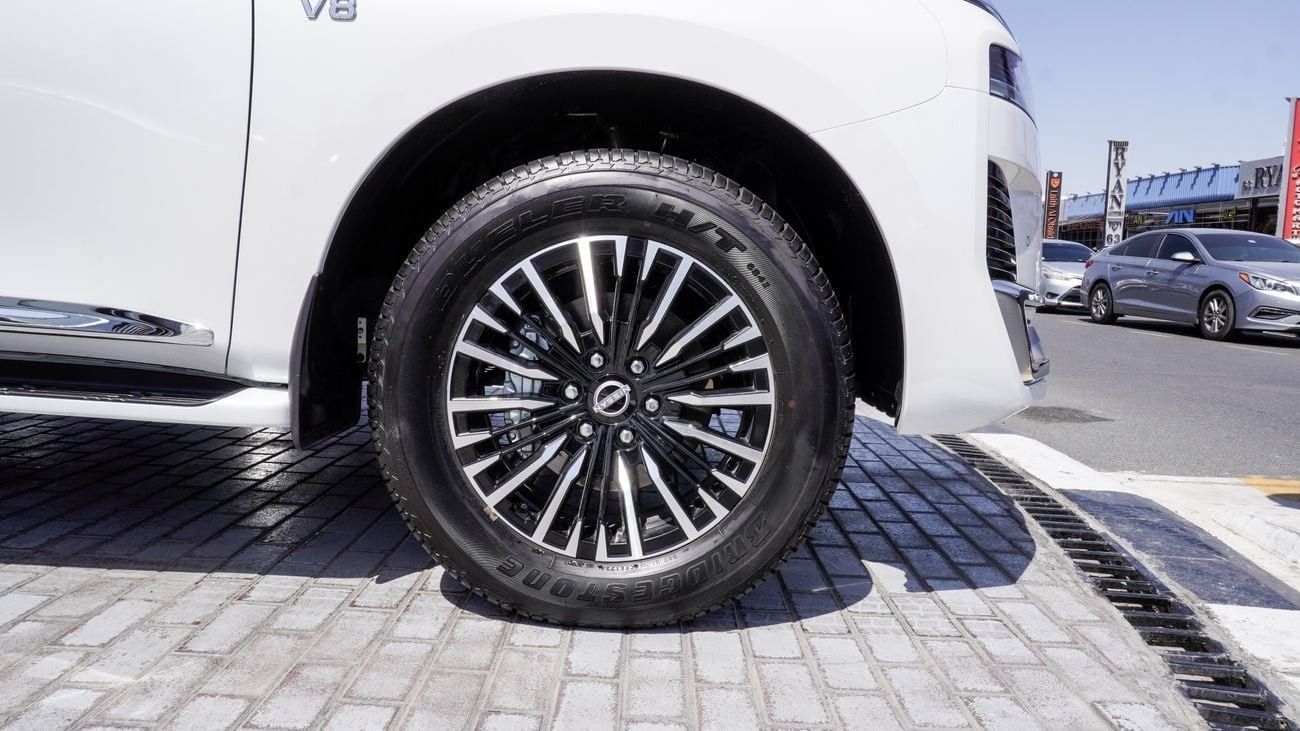 نيسان باترول Platinum LE V8