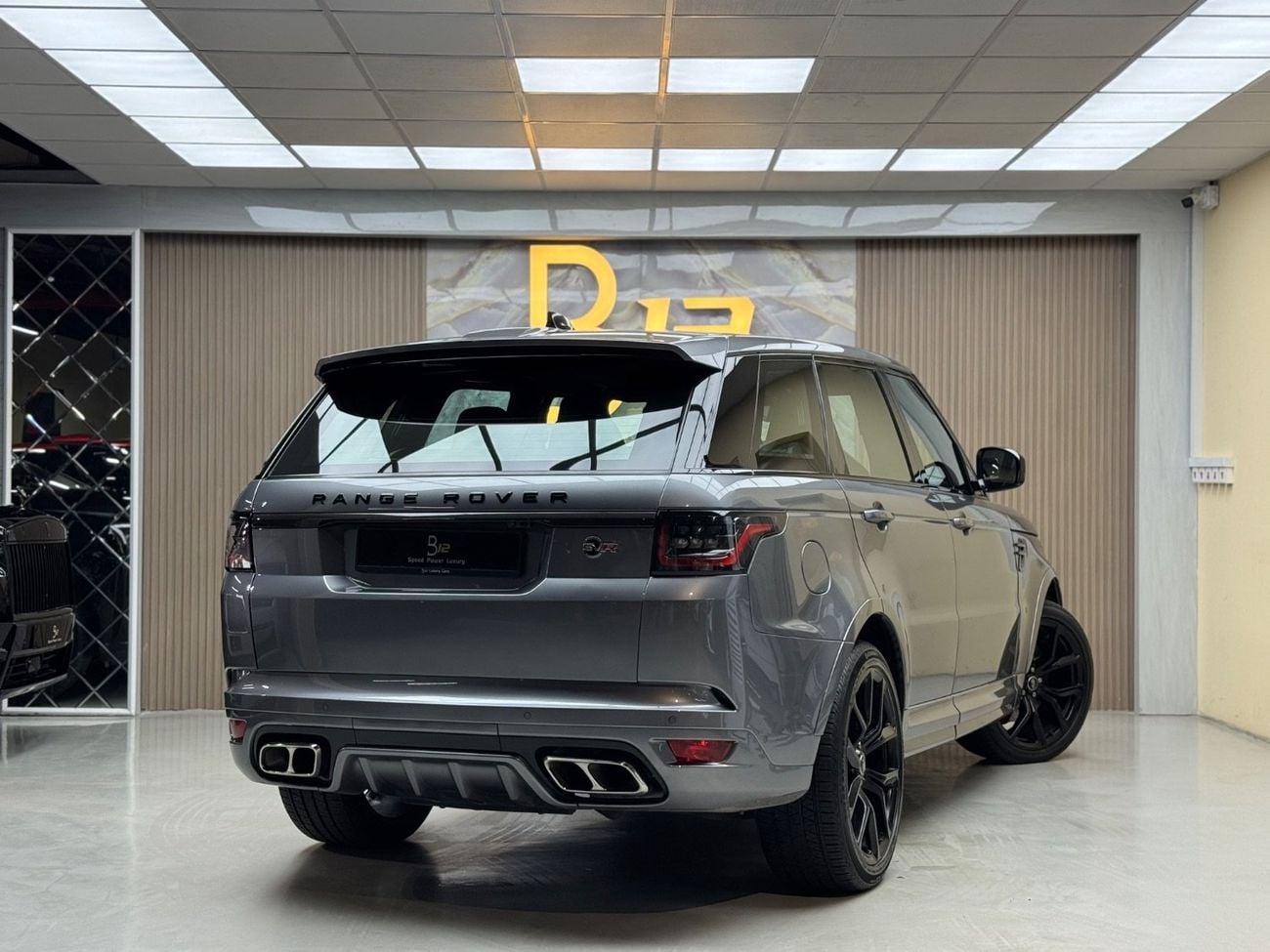 Land Rover Range Rover Sport SVR 5.0L (575 HP) AWD