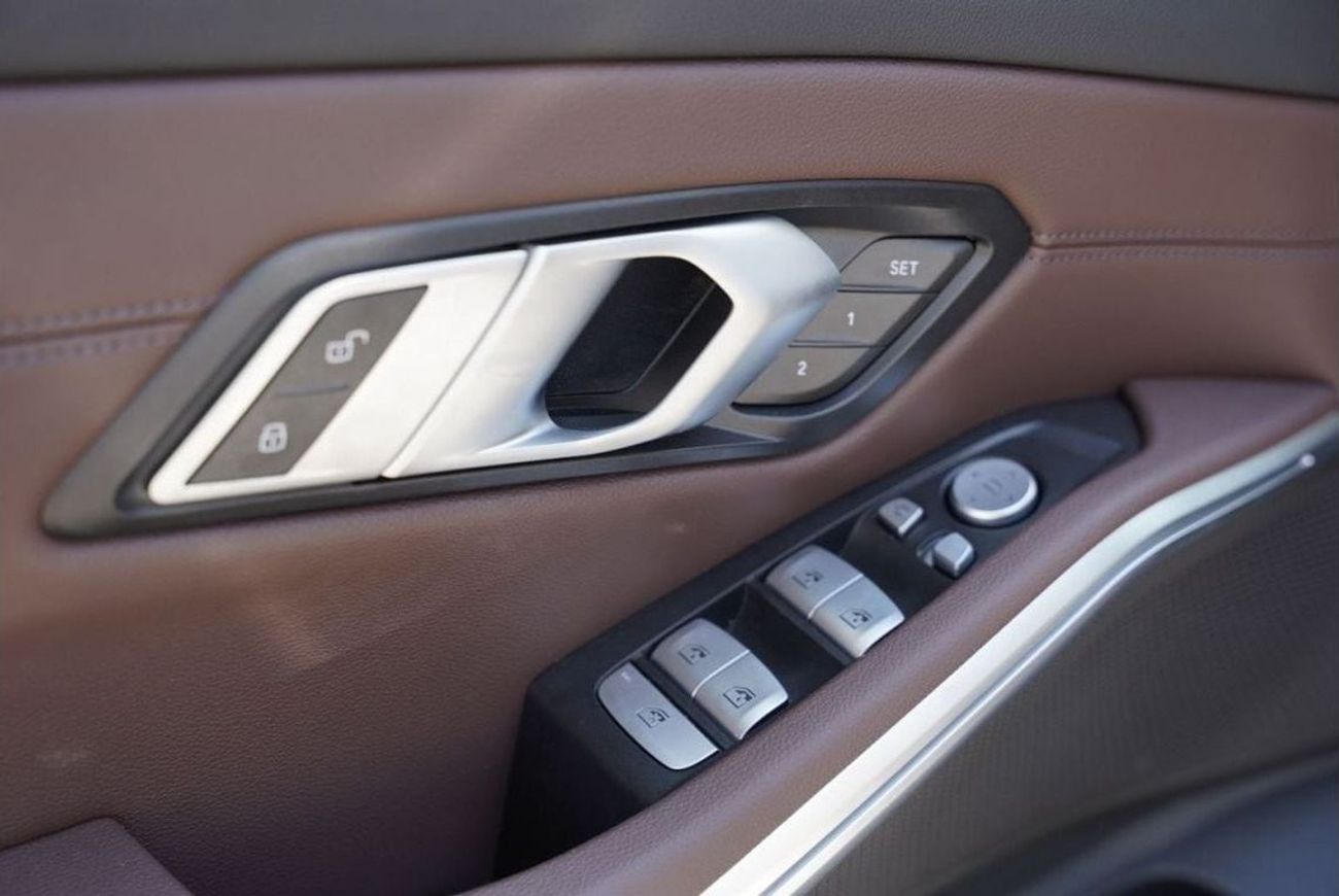 BMW 325 2025 BMW 325i M-sport kit 2.0L