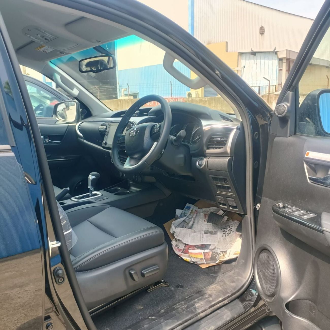 تويوتا هيلوكس DC 2.8L RIGHT HAND DRIVE DIESEL AUTOMATIC TRANSMISSION