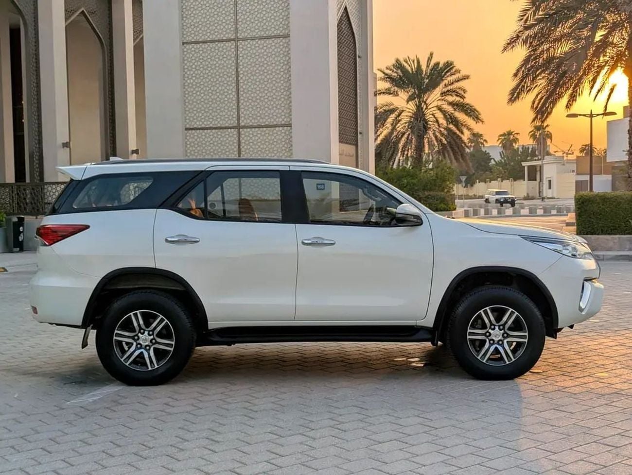 Toyota Fortuner EXR 4x4 V4 2.7L GCC Specs Interior and Exterior Excellent Condition