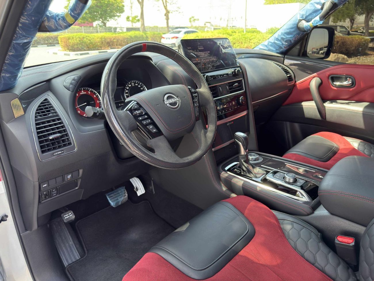 Nissan Patrol GCC SPEC UNDER WARRANTY NEAT AND CLEAN LESS KILOMETER