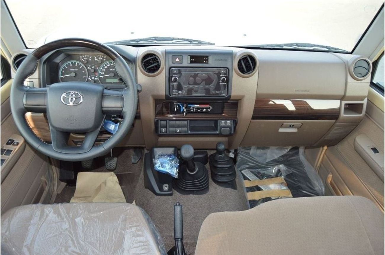 Toyota Land Cruiser 70 LX Hard Top 5 Doors
