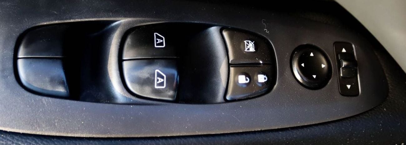 Nissan Pathfinder SV 3.5L (271 HP) nissan pathfinder 2013 American in excellent condition