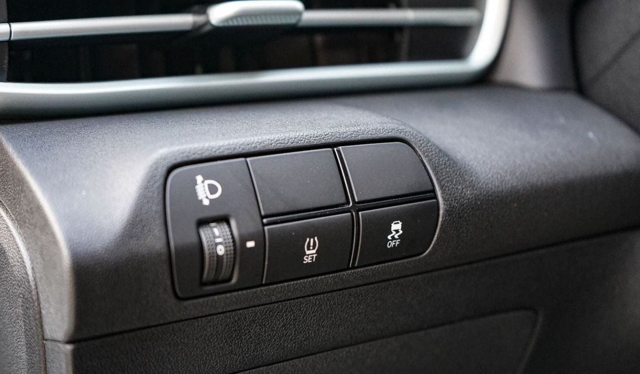 Hyundai Elantra 3years warranty and 2 years service Contact number 0507273386