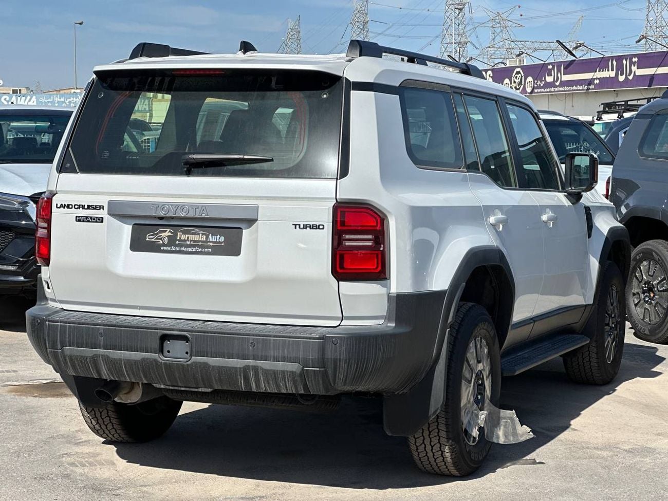 تويوتا برادو 2.8 لتر تيربو ديزل أوتوماتيك // 2026 // خيار ALR مع ثلاجة، فتحة سقف، مشغل DVD وكاميرا خلفية // عرض خ