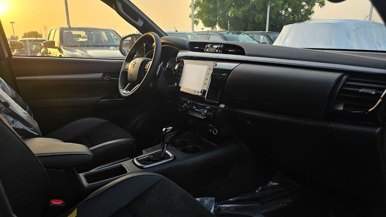 تويوتا هيلوكس GR SPORT OMANI 2026/2026YM PEARL ARTIC WHITE COMPRESSOR-REAR VIEW DIGITAL MIRROR-NAVIGATION