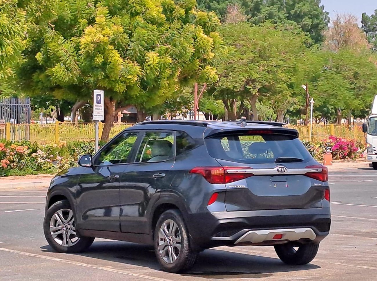 كيا سيلتوس EX 740-Monthly l GCC l Sunroof, Full Option I Accident Free