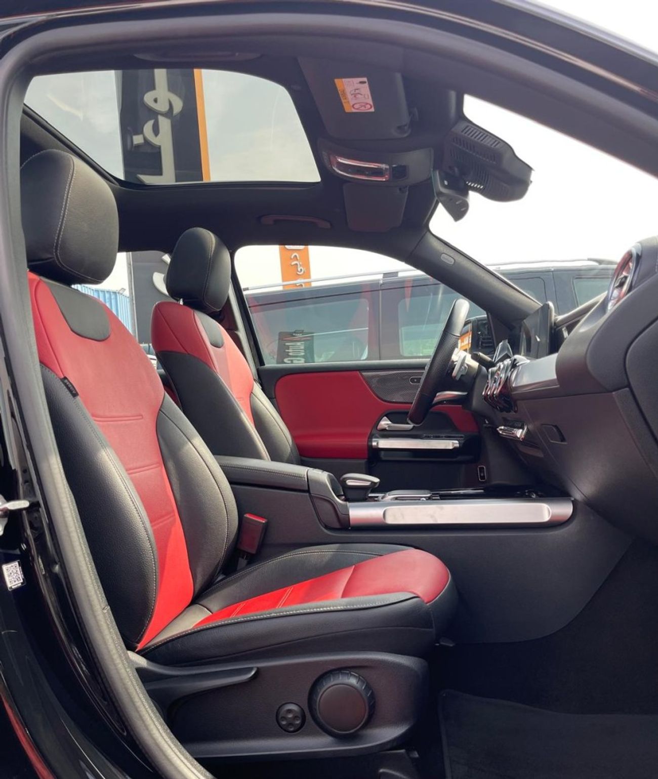 Mercedes-Benz GLB 250 4MATIC 2.0L AMG Under warranty & Service 2022 GCC