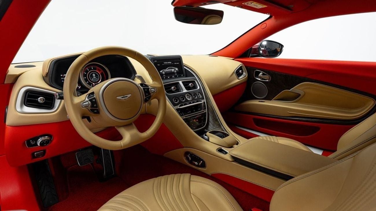 أستون مارتن DB11 V12 - Q Exclusive - 2018 - GCC