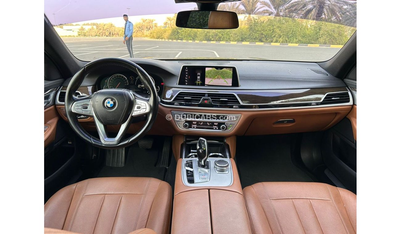 BMW 730Li Executive BMW 730 LI 2018 GCC OPGINAL PAINT // 2keys // ACCIDENT FREE // PERFECT CONDITION