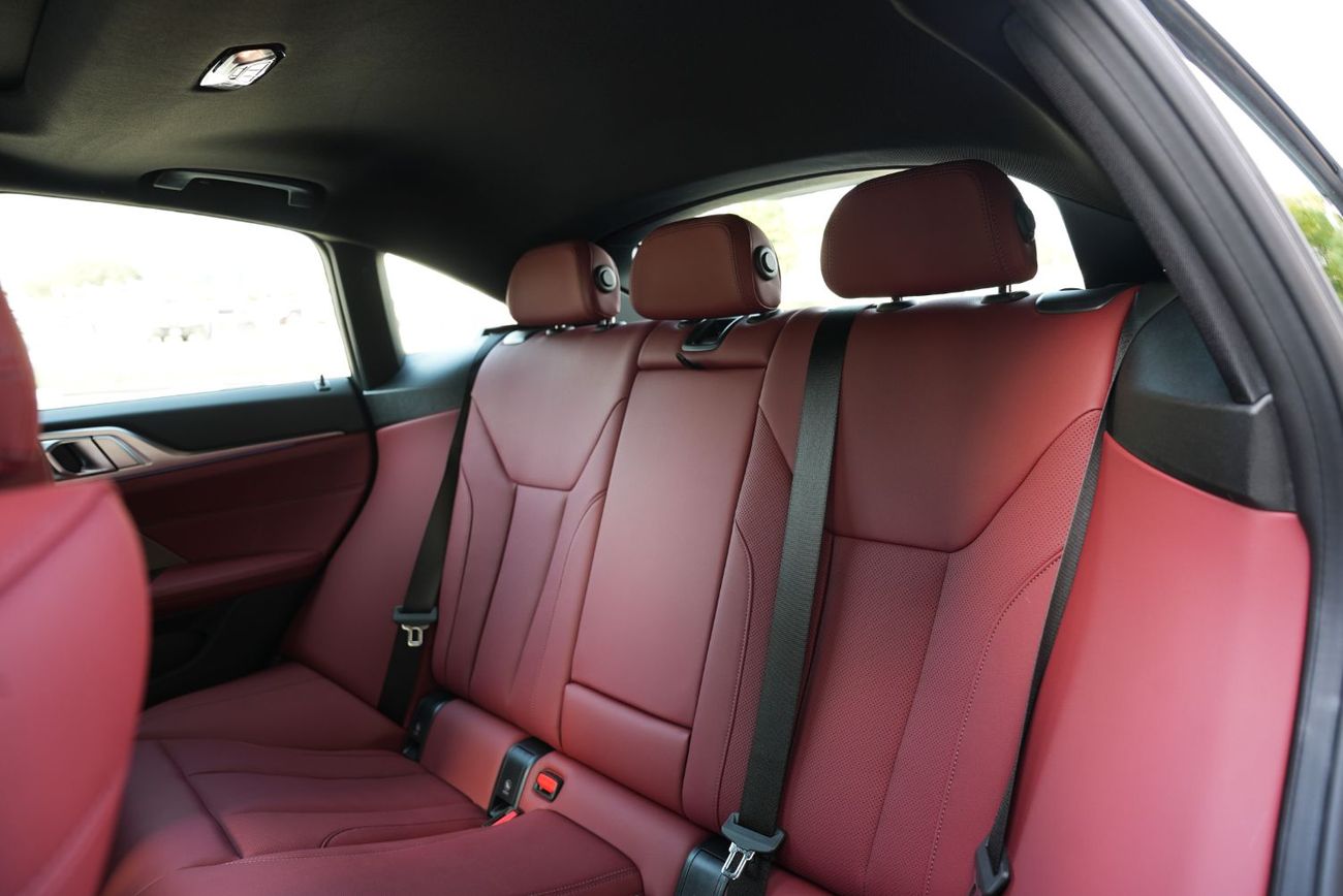 بي أم دبليو i4 2025 BMW i4 e-Drive 40 M-Sport kit RWD Brooklyn Gray 0Km