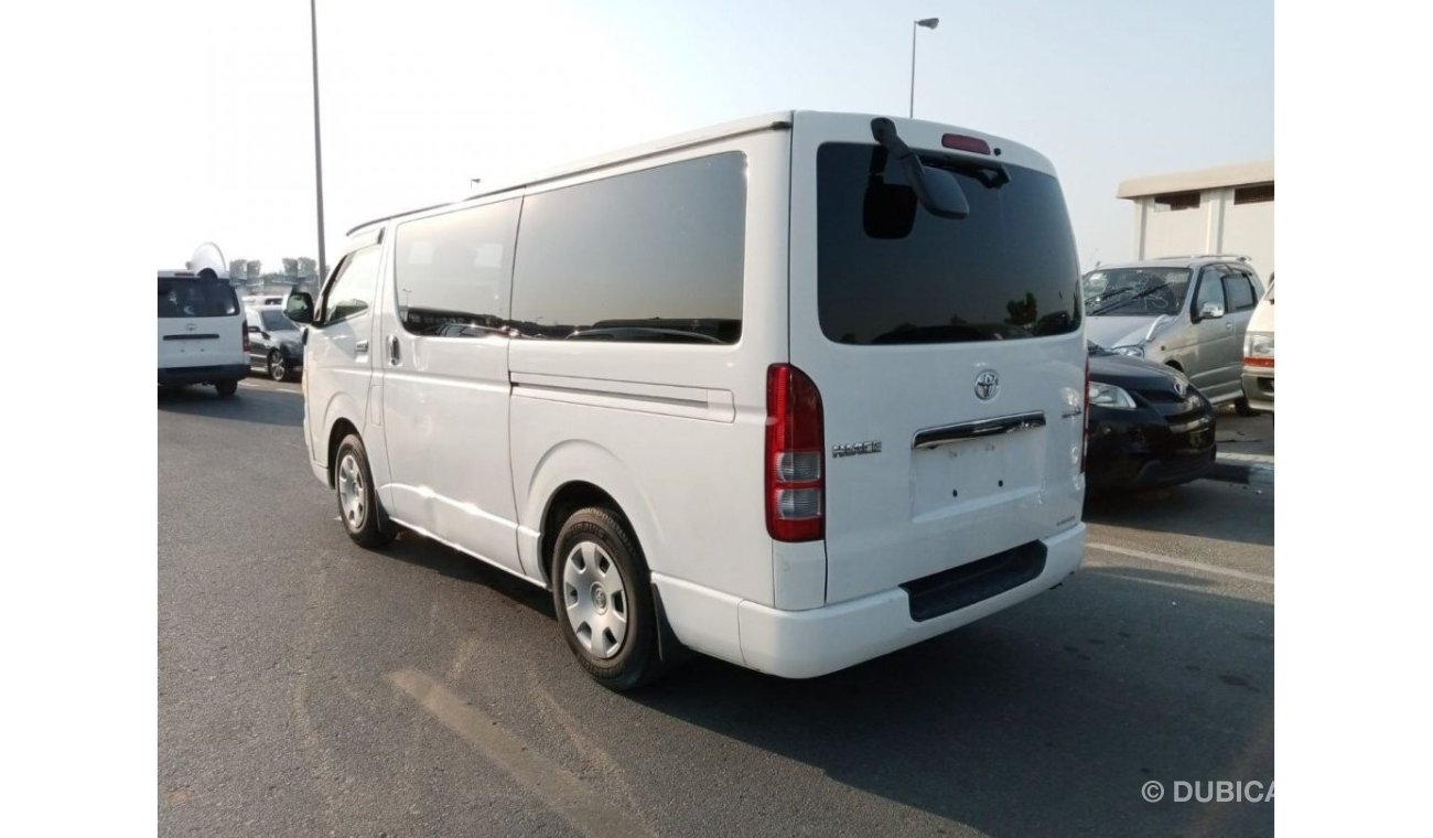 تويوتا هاياس TOYOTA HIACE VAN RIGHT HAND DRIVE (PM 887)