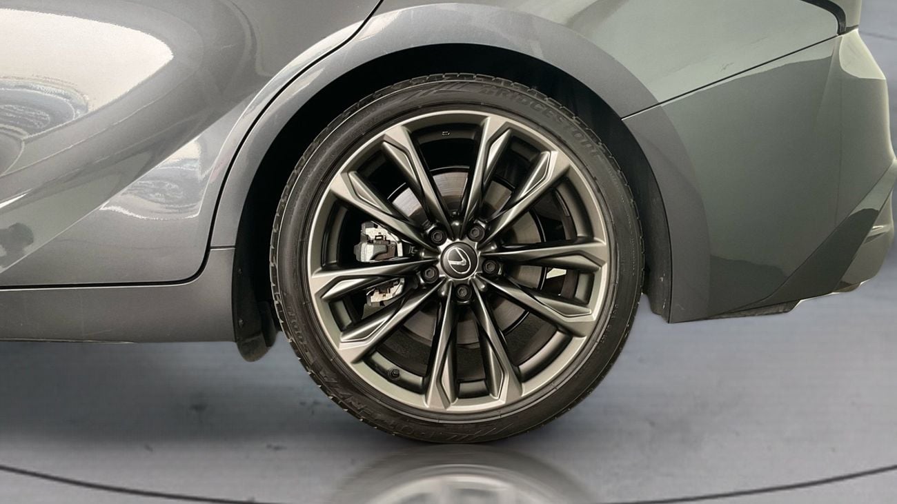 لكزس IS 350 F Sport Prestige | شامل الضمان | 0 ﺪﻔﻋﺓ ﺃﻮﻟﻯ